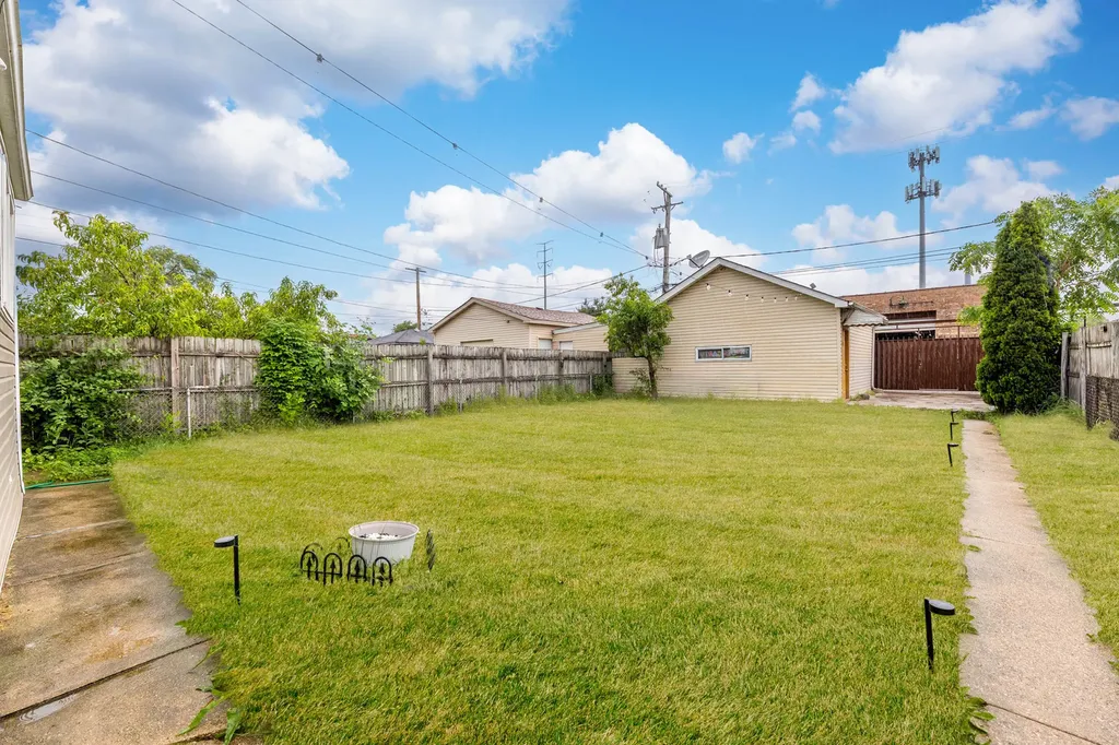 3544 West 63rd Place Chicago IL 60629