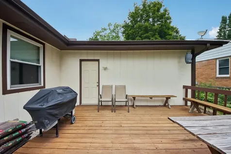 109 Weaver Drive Cary IL 60013
