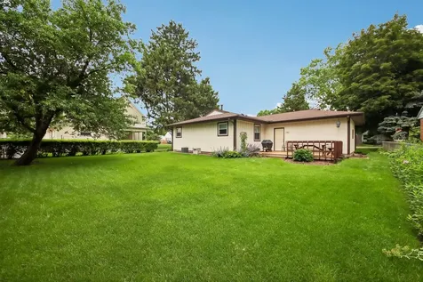 109 Weaver Drive Cary IL 60013