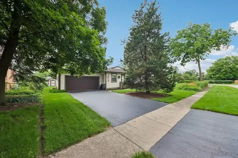 109 Weaver Drive Cary IL 60013