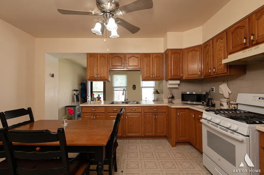11220 South Langley Avenue Chicago IL 60628