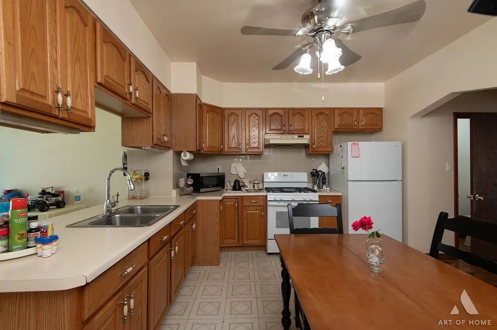 11220 South Langley Avenue Chicago IL 60628