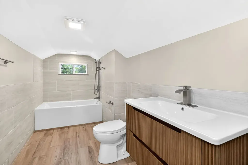 2426 North Neva Avenue Chicago IL 60707
