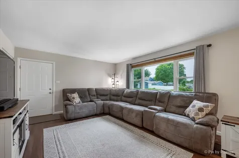 645 Morton Street Hoffman Estates IL 60169