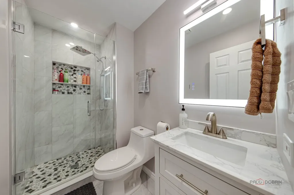 1257 Rosewood Court Schaumburg IL 60193
