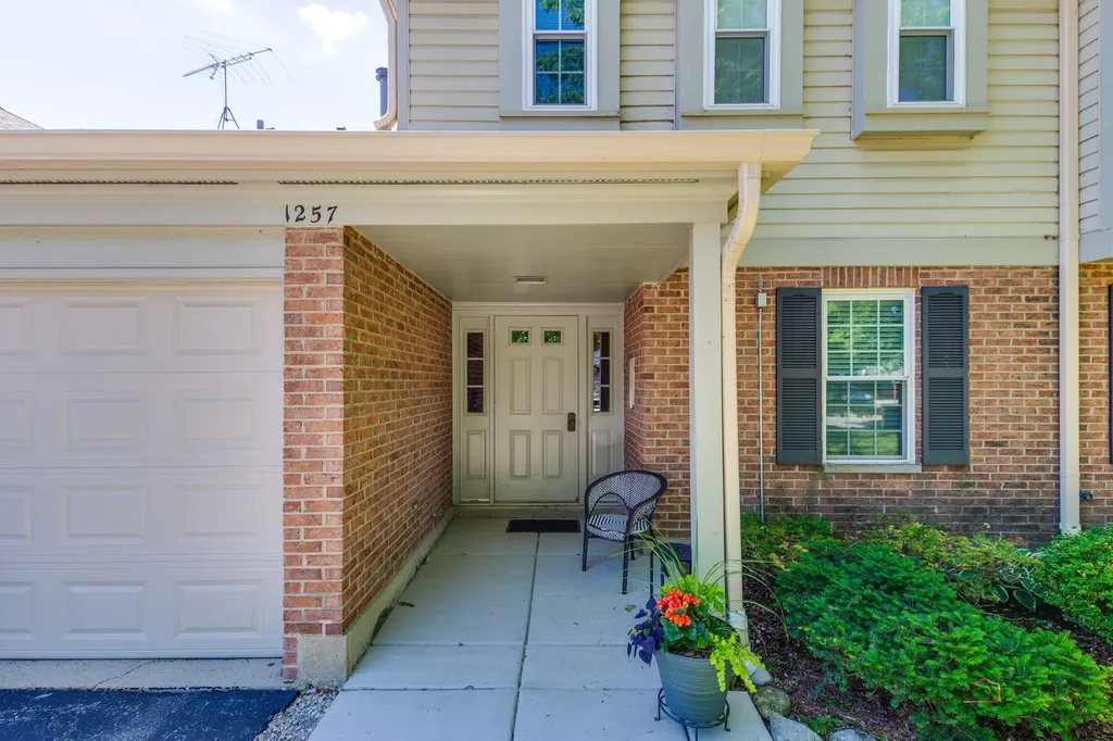 1257 Rosewood Court Schaumburg IL 60193