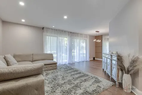 1257 Rosewood Court Schaumburg IL 60193