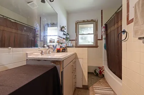 320 Dawn Avenue Rockford IL 61107
