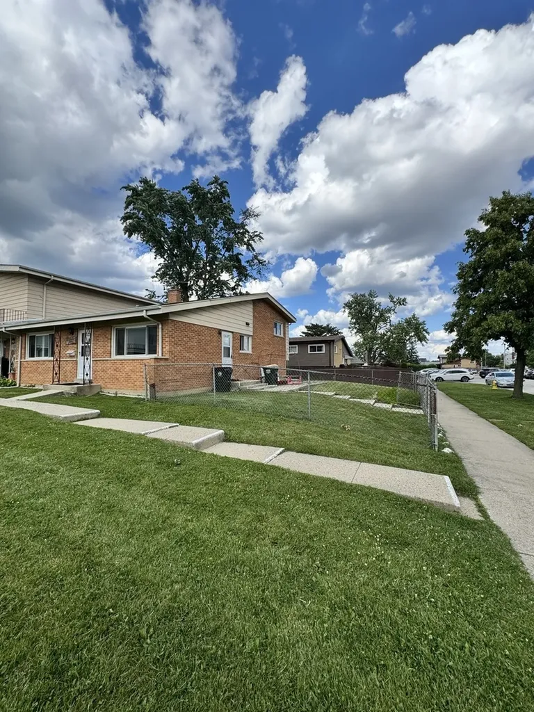 7030 West Carol Avenue Niles IL 60714