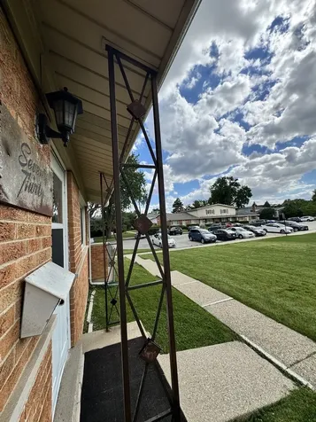 7030 West Carol Avenue Niles IL 60714