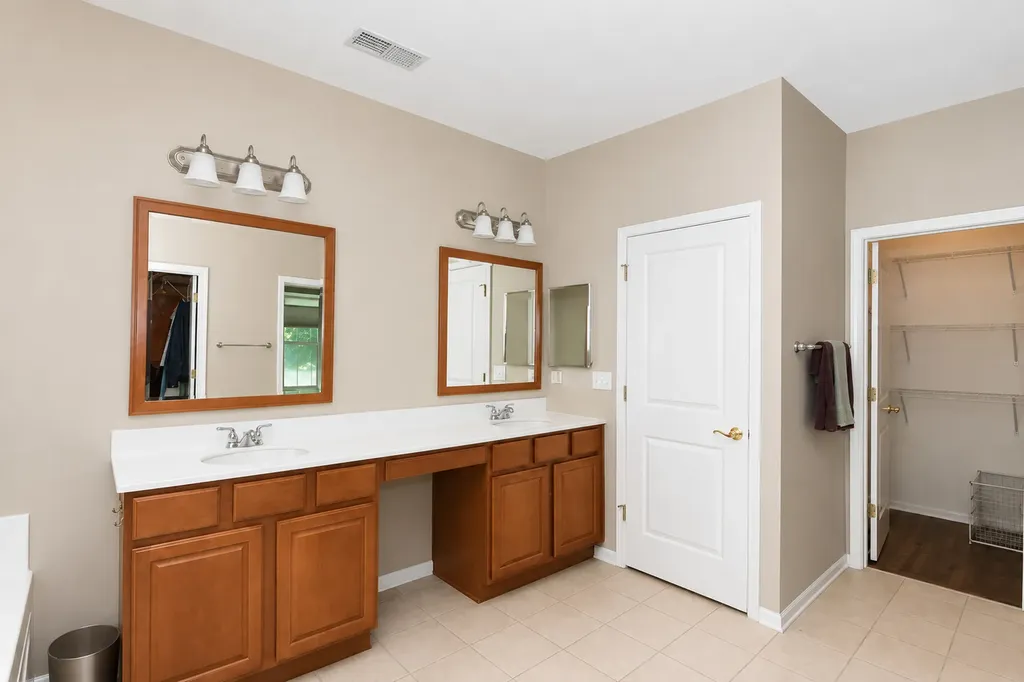 13453 East Grainery Lane Huntley IL 60142