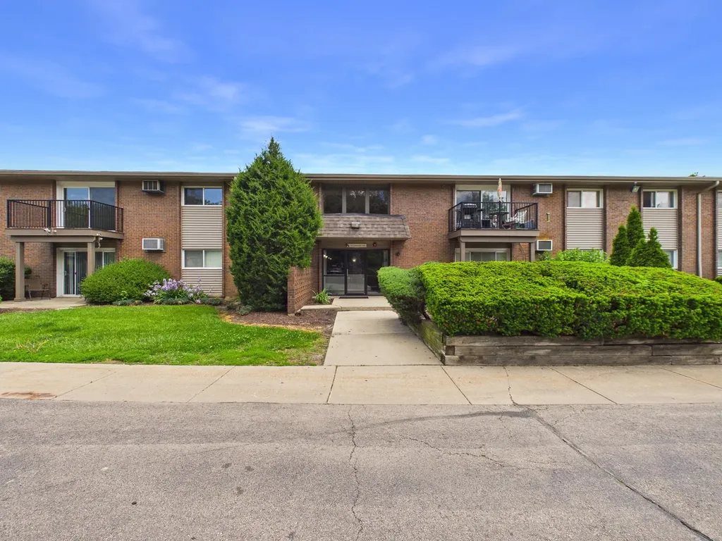 4525 Blackhawk Lane Lisle IL 60532