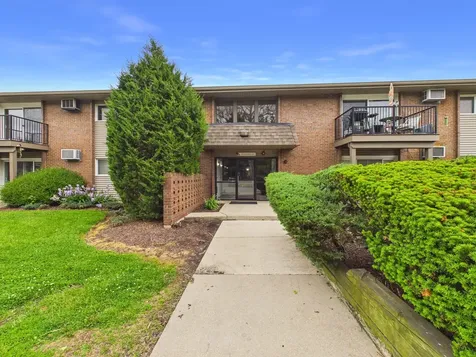 4525 Blackhawk Lane Lisle IL 60532