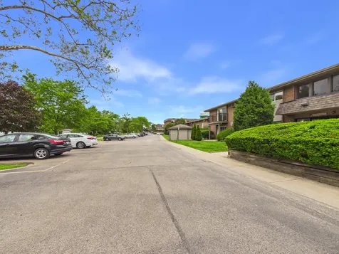 4525 Blackhawk Lane Lisle IL 60532