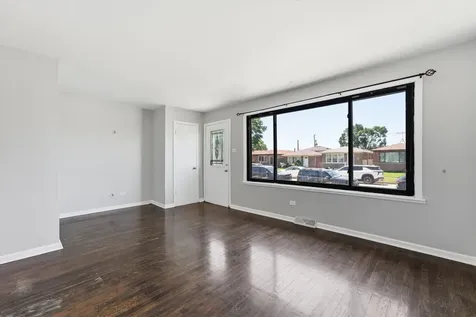 2736 East 127th Street Chicago IL 60633