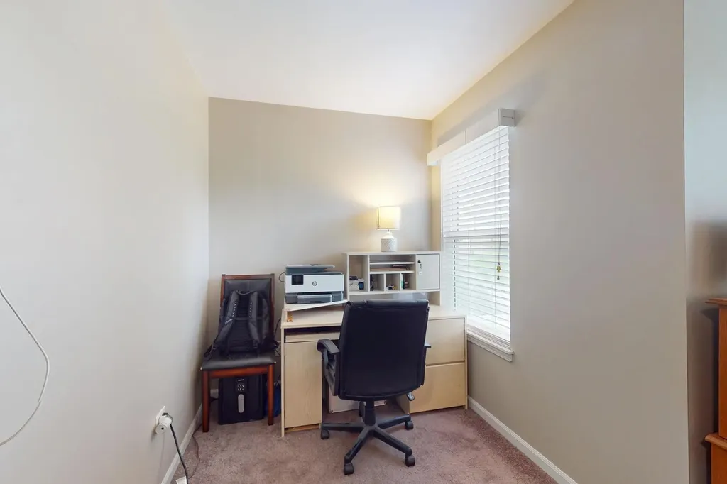 684 Huntington Drive Carol Stream IL 60188