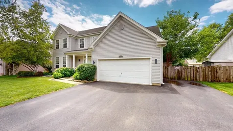 684 Huntington Drive Carol Stream IL 60188