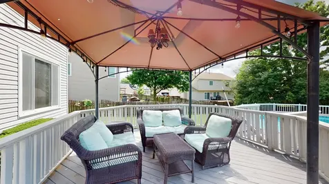 684 Huntington Drive Carol Stream IL 60188