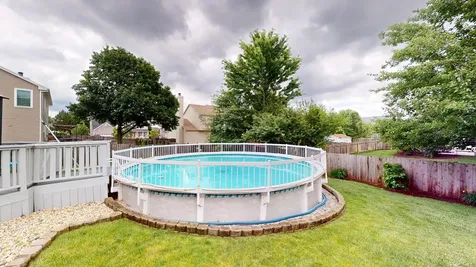 684 Huntington Drive Carol Stream IL 60188