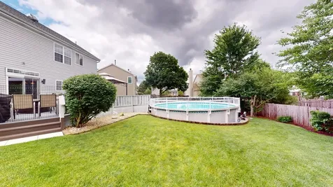 684 Huntington Drive Carol Stream IL 60188