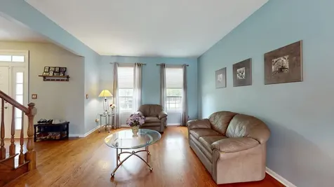 684 Huntington Drive Carol Stream IL 60188