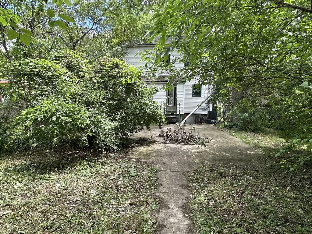 11808 South Emerald Avenue Chicago IL 60628