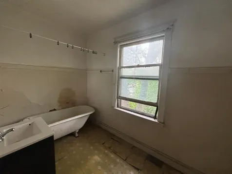 11808 South Emerald Avenue Chicago IL 60628