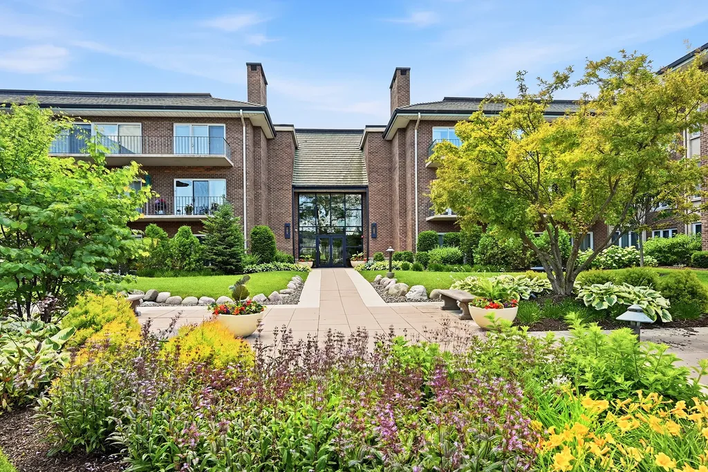 6 Oak Brook Club Drive Oak Brook IL 60523