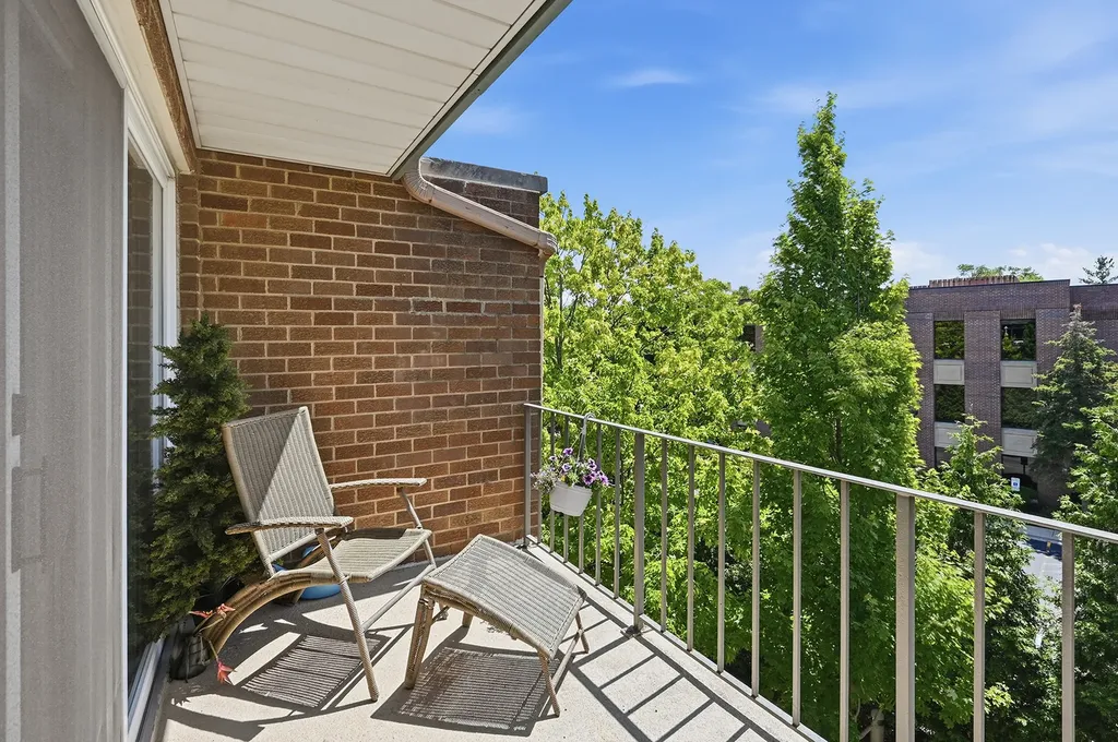 6 Oak Brook Club Drive Oak Brook IL 60523