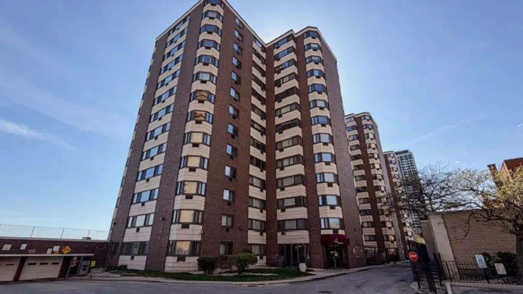 7337 South South Shore Drive Chicago IL 60649