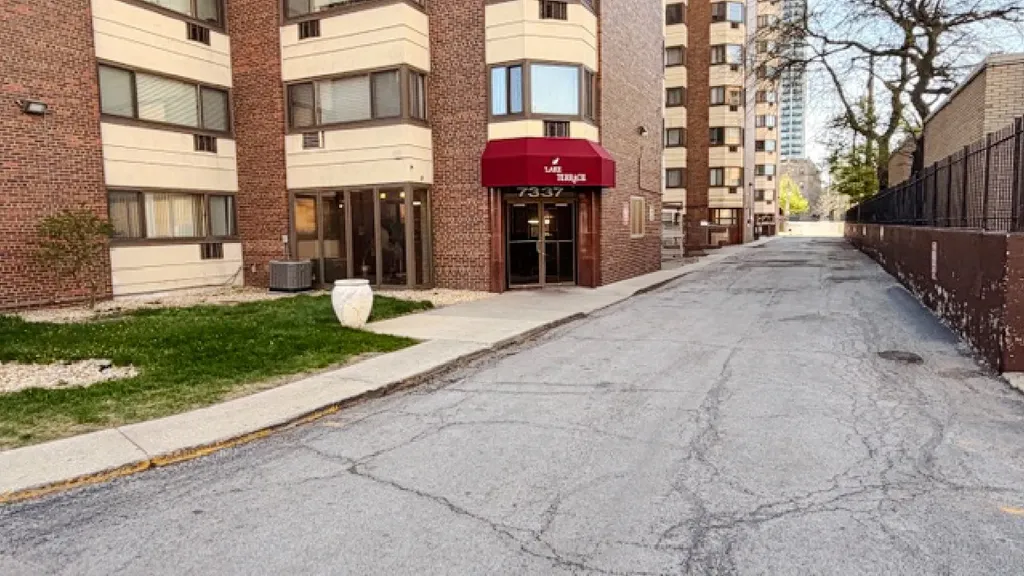 7337 South South Shore Drive Chicago IL 60649
