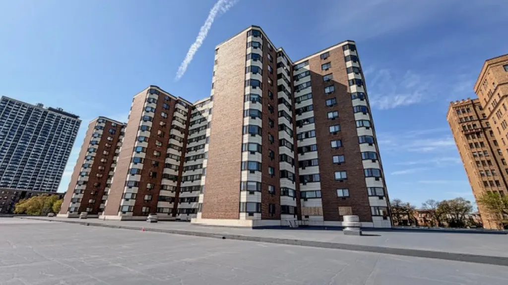 7337 South South Shore Drive Chicago IL 60649