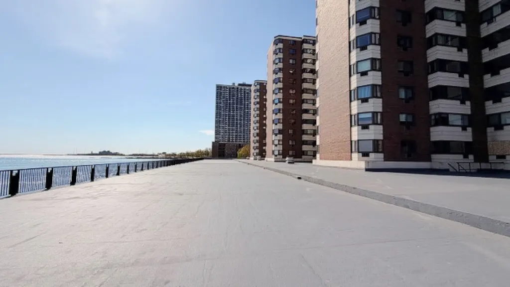 7337 South South Shore Drive Chicago IL 60649