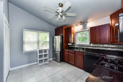 1000 Oakland Lane Aurora IL 60504