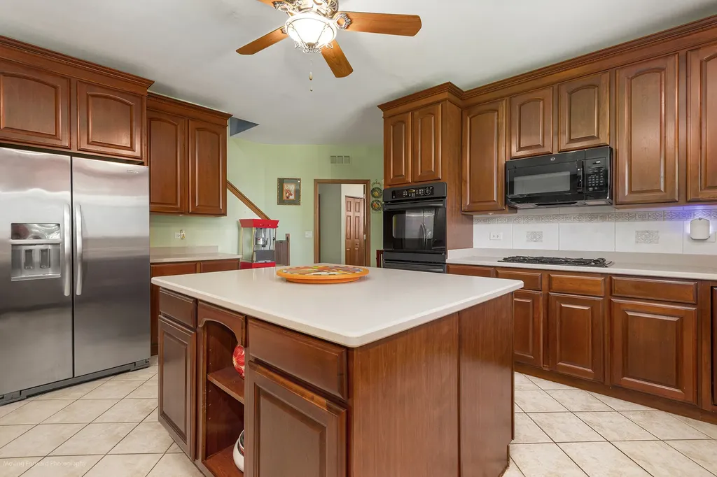 784 Lindsey Lane Bolingbrook IL 60440