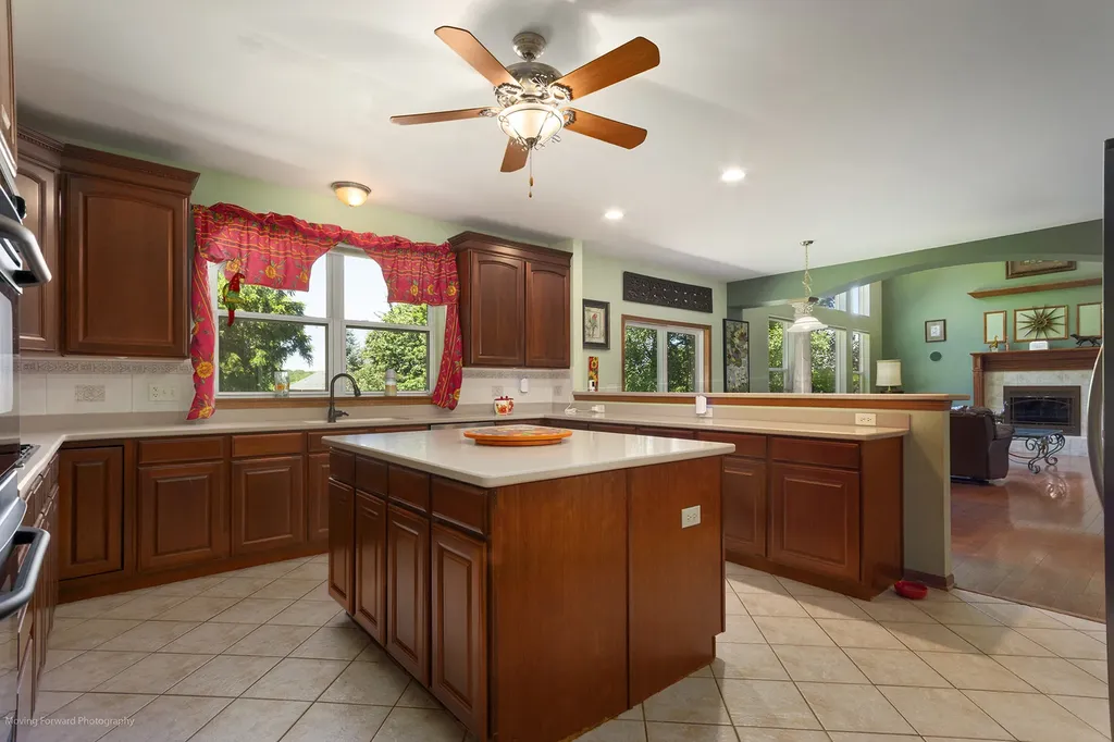 784 Lindsey Lane Bolingbrook IL 60440