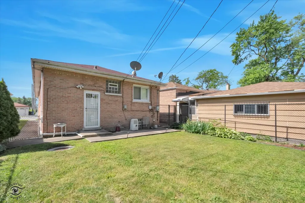 2344 East 83rd Street Chicago IL 60617