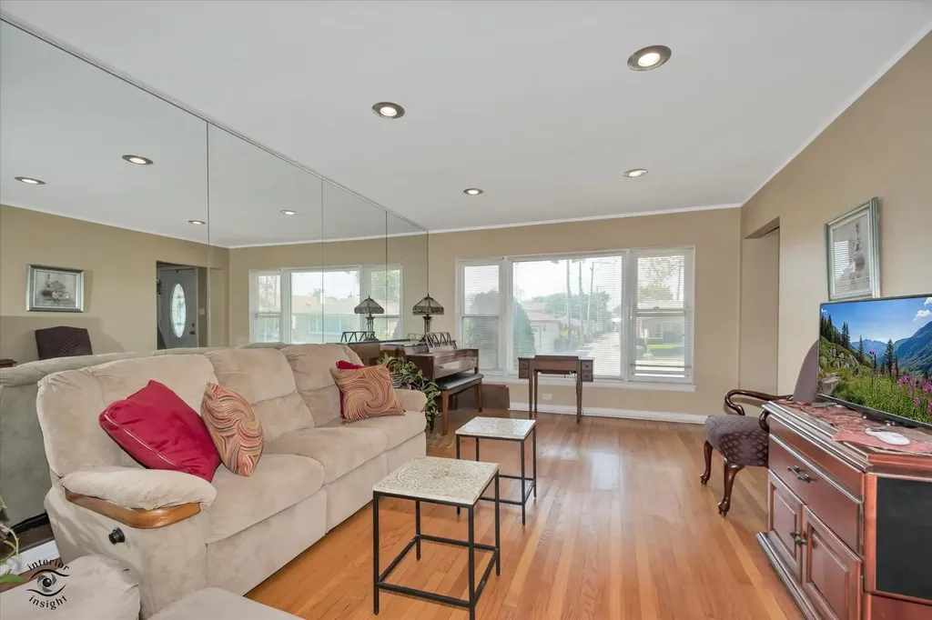 2344 East 83rd Street Chicago IL 60617
