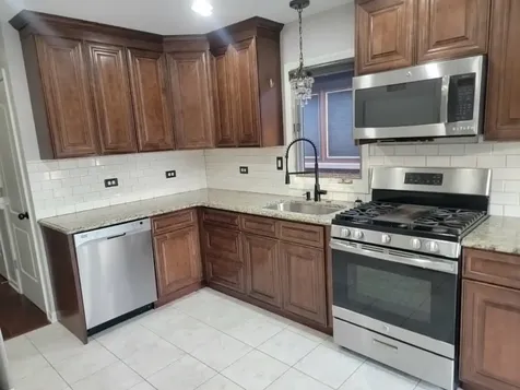 11134 South Sawyer Avenue Chicago IL 60655