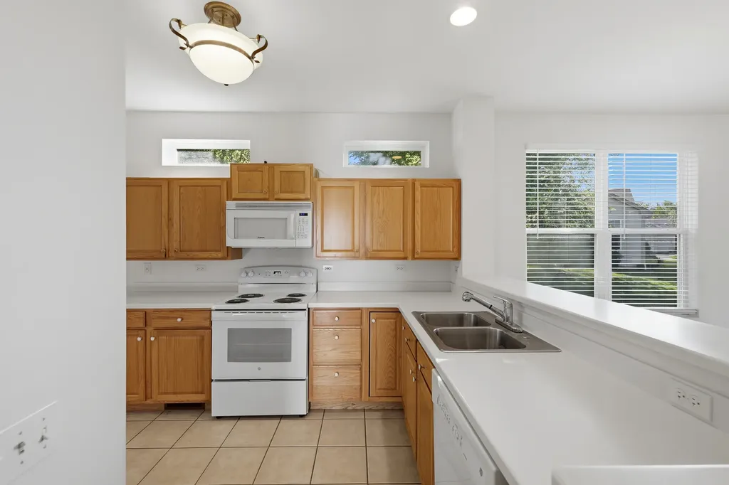 12245 Songbird Lane Huntley IL 60142