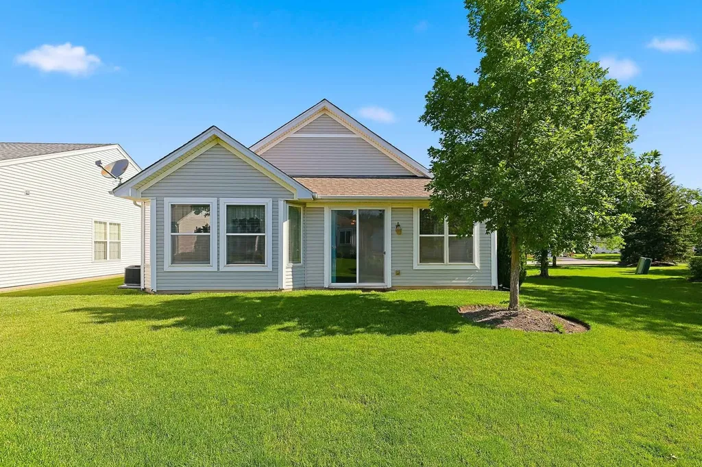 12245 Songbird Lane Huntley IL 60142