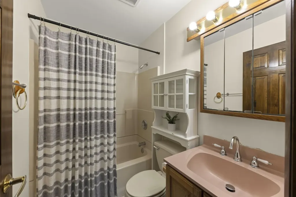 2S640 Continental Drive Warrenville IL 60555