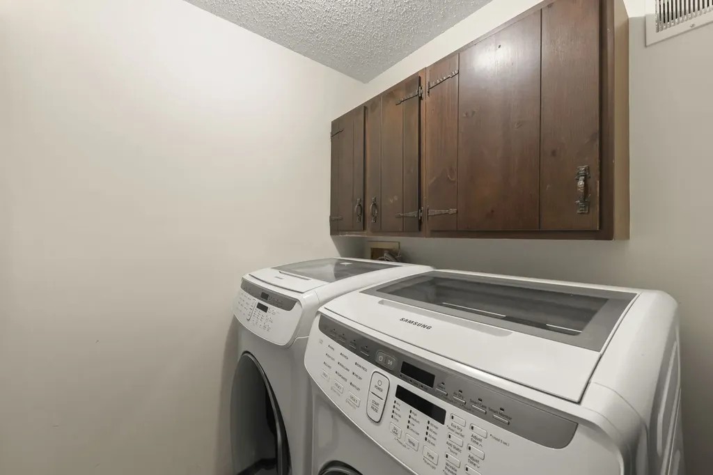 2S640 Continental Drive Warrenville IL 60555