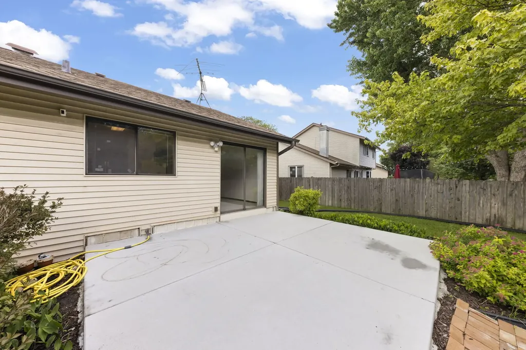 2S640 Continental Drive Warrenville IL 60555
