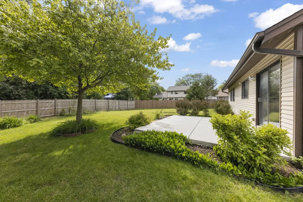 2S640 Continental Drive Warrenville IL 60555