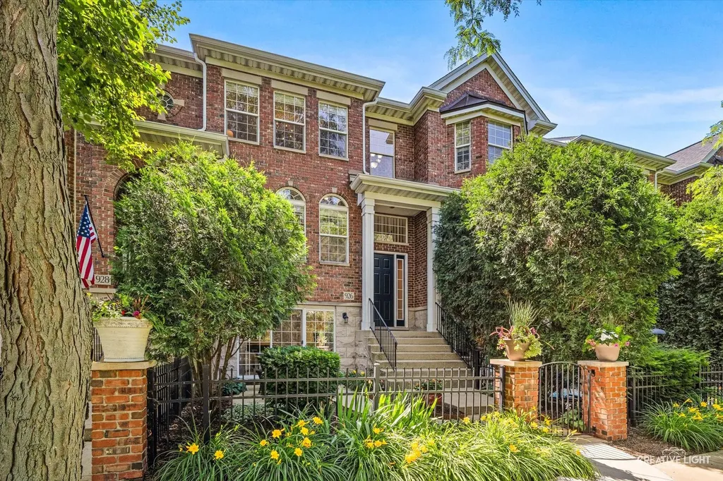 926 Shandrew Drive Naperville IL 60540