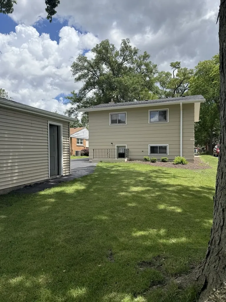 850 South Hillside Avenue Elmhurst IL 60126
