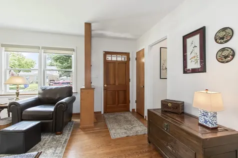 511 North Maple Street Mount Prospect IL 60056