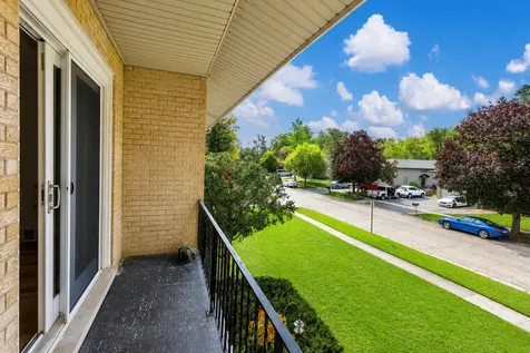 31 Green Oaks Drive Crystal Lake IL 60014