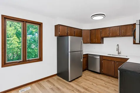 31 Green Oaks Drive Crystal Lake IL 60014